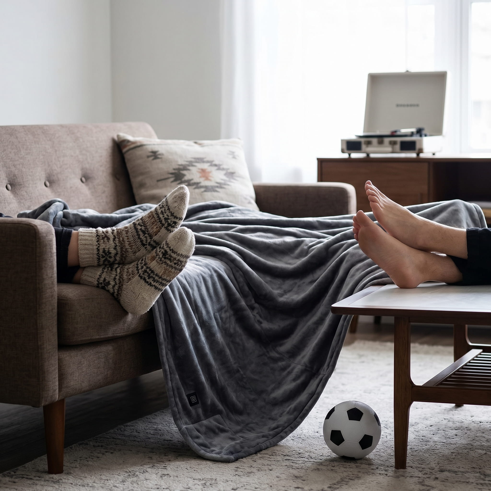 Premium Rechargeable Heated Throw Blanket – Portable Soft-Touch Comfort for Home & Travel